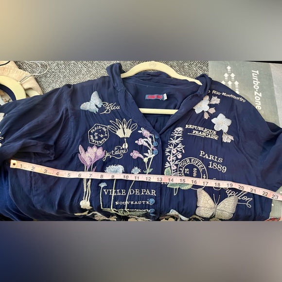 Johnny Was tunic button-down shirt - Picture 6 of 6